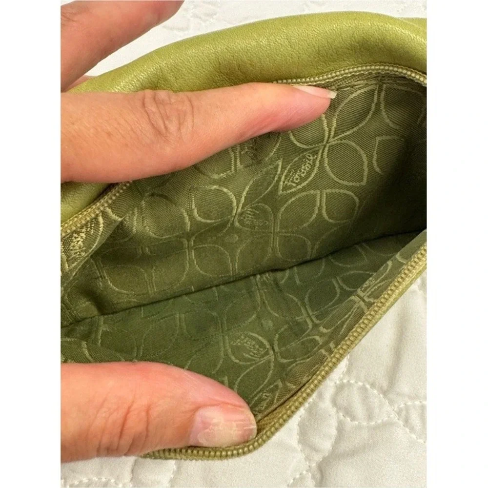 Fossil brand color
